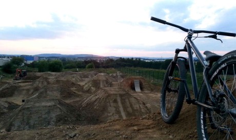 Bikepark Warburg | Slopestyle, Dirtjumps, Flowline, Dirtpark