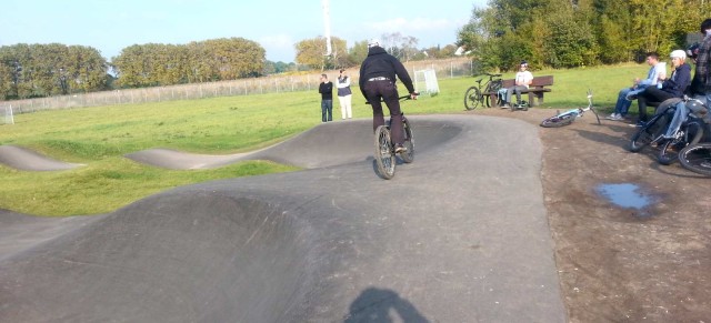 On the Road: Asphalt Pumptrack Langenfeld „Orthomol“