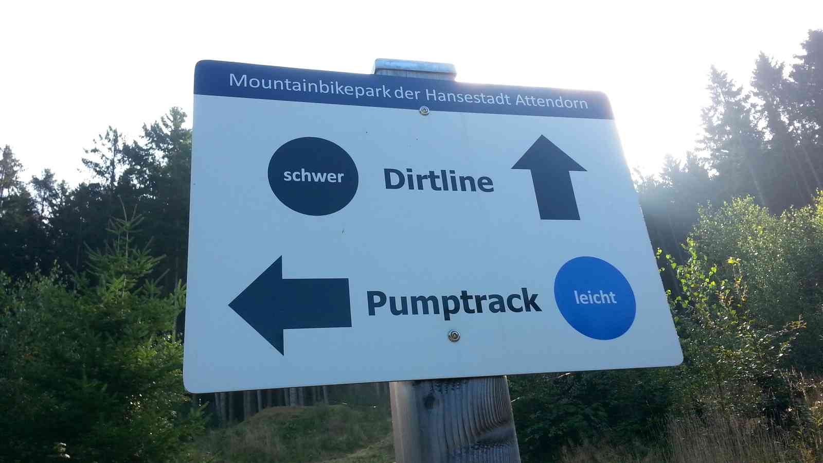 Spotcheck: Bikepark Attendorn – Schöne Mountainbike Tracks&Trails, MTB Rampen und BMX Kicker