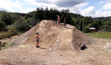 Bikepark Finnentrop | Dirtjumps + Pumptrack | Hometrail bauen