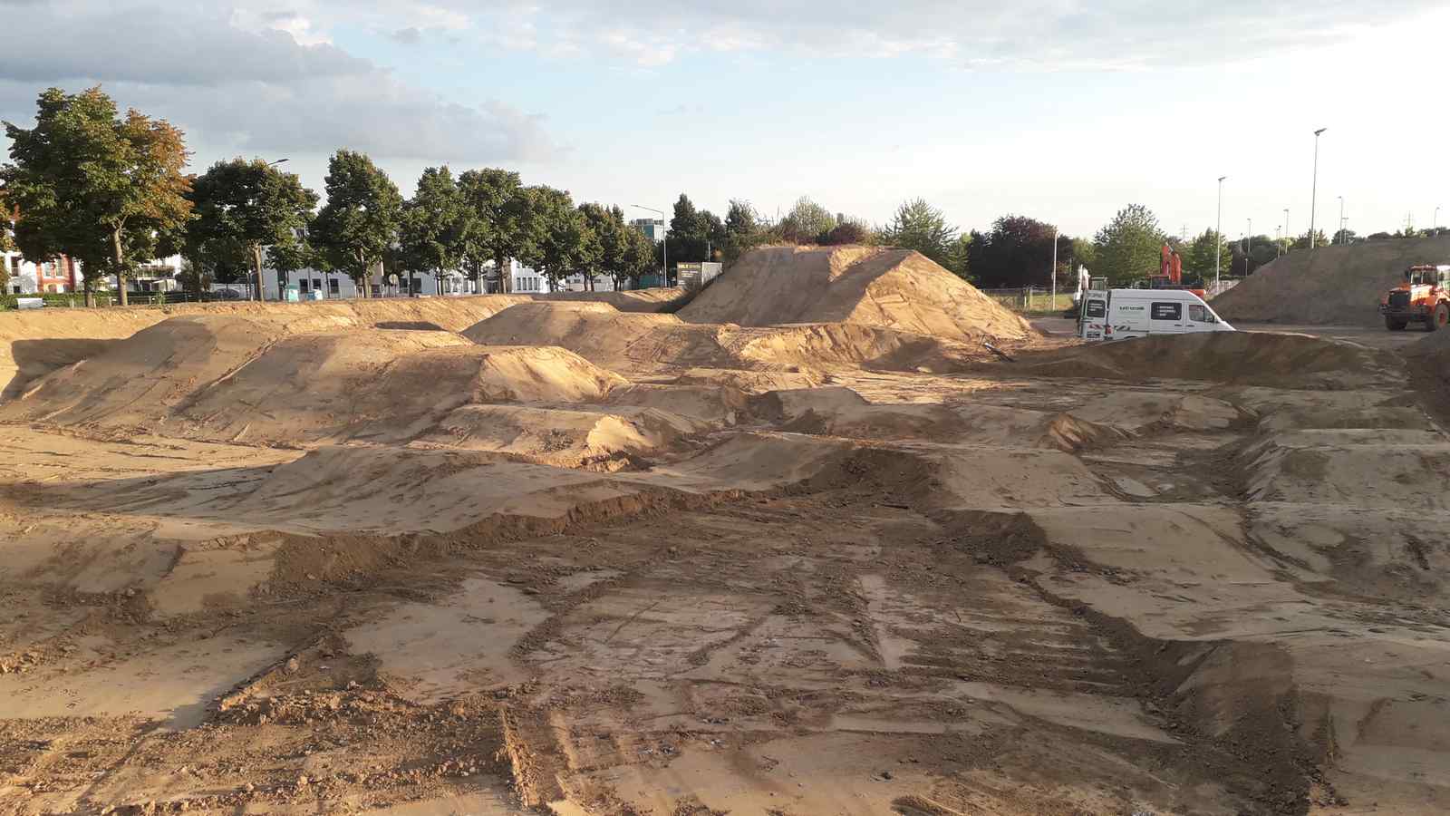 Dirtpark Bensheim Dirtjump Tables, Pumptrack & Radcross