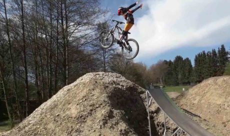 Dirtpark Kierspe | eMTB-Park Mountainbikekicker Tricksprung Pumptrack Hersteller