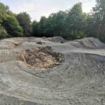 Dirtbike Anlage Stade Mountainbike Kicker Jumpline Pumptrack 041
